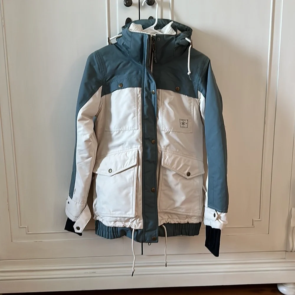 O'Neill | Gray & Cream Aviatrix Ski Jacket XS - Picture 3 of 5